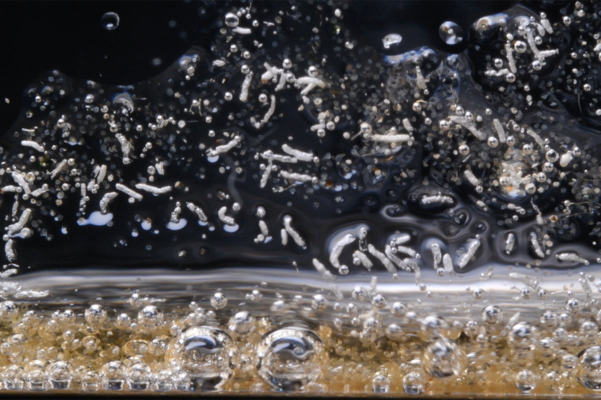 bubble hash vaporizing when taking a dab
