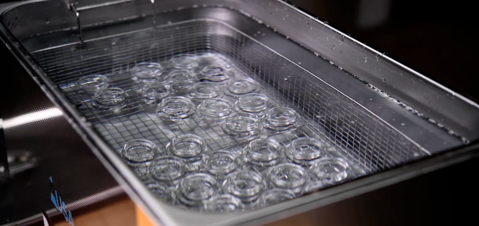 How to Properly Sanitize and Clean Concentrate Jars for Packaging